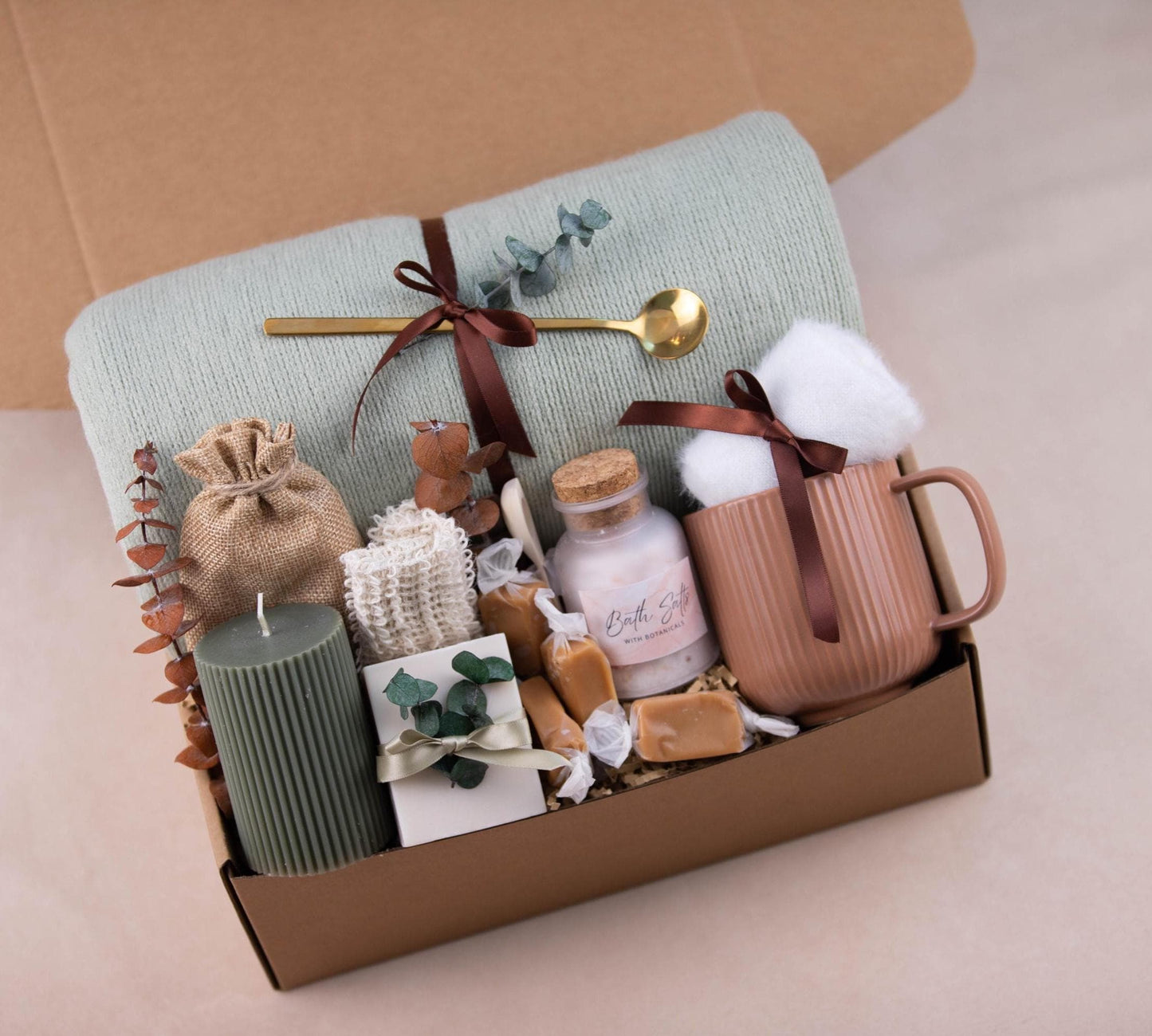 Hygge Fall Gift Box, Fall Gift Basket, Fall Season Gift, Cozy Fall Gift Set, Harvest Gift, Pumpkin Spice, Cozy Blanket Gift Box