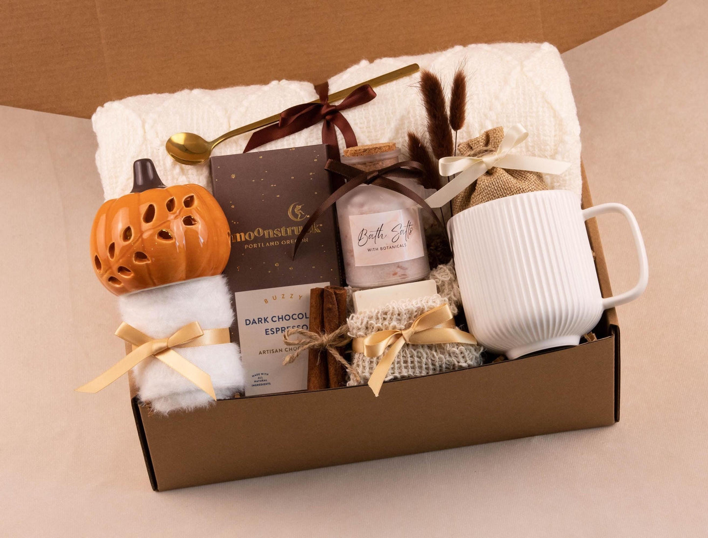 Hygge Fall Gift Box, Fall Gift Basket, Fall Season Gift, Cozy Fall Gift Set, Harvest Gift, Pumpkin Spice, Cozy Blanket Gift Box
